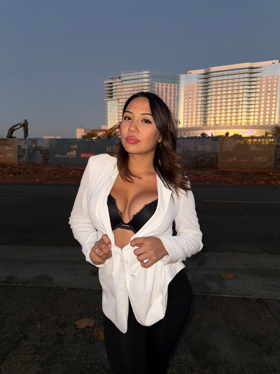 Take a pause and enjoy Ali Cruz — streaming from La Paz