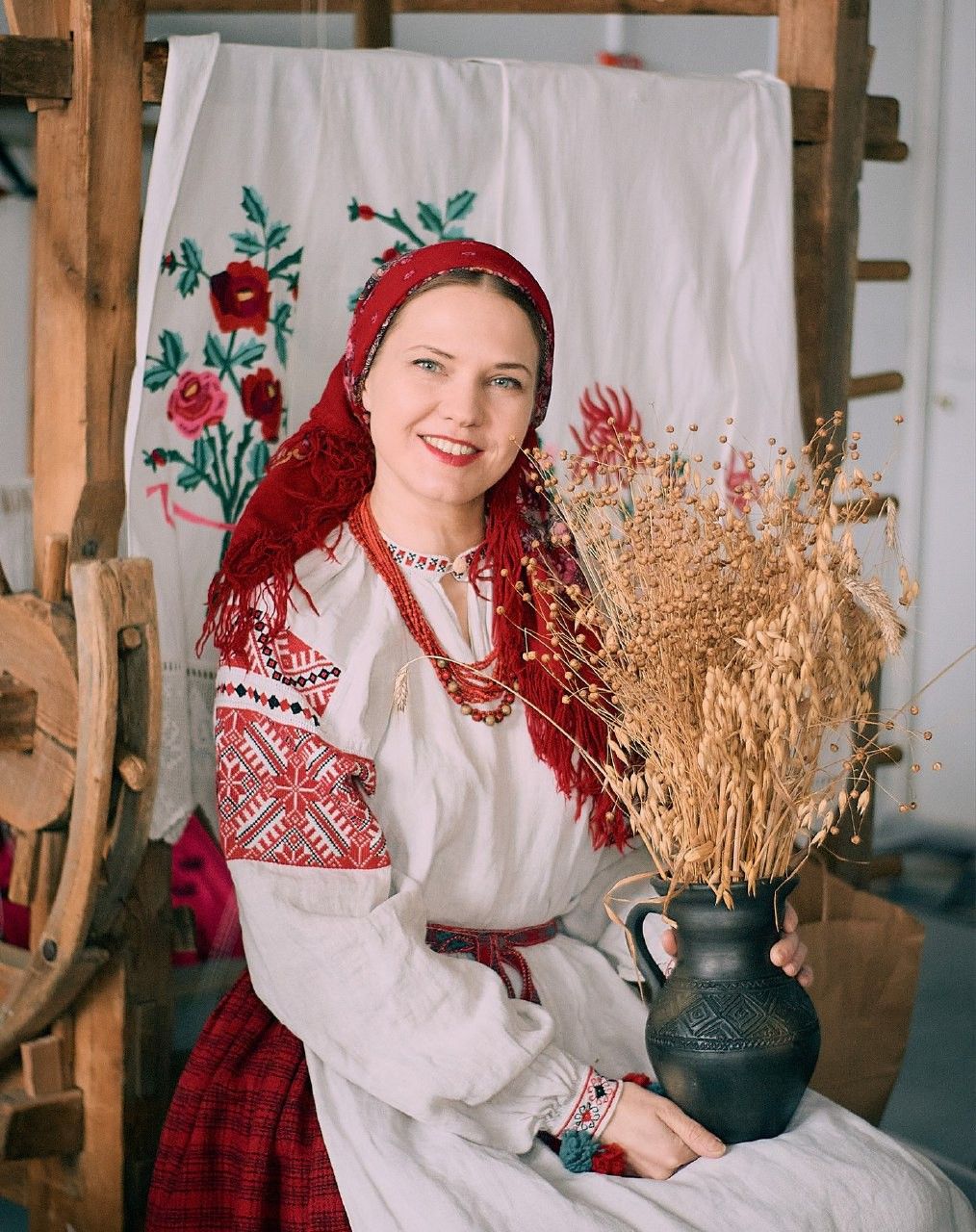 Women in Slavic costumes in La Paz