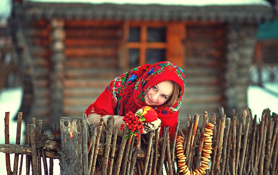 Sexy girl Women in Slavic costumes in La Paz