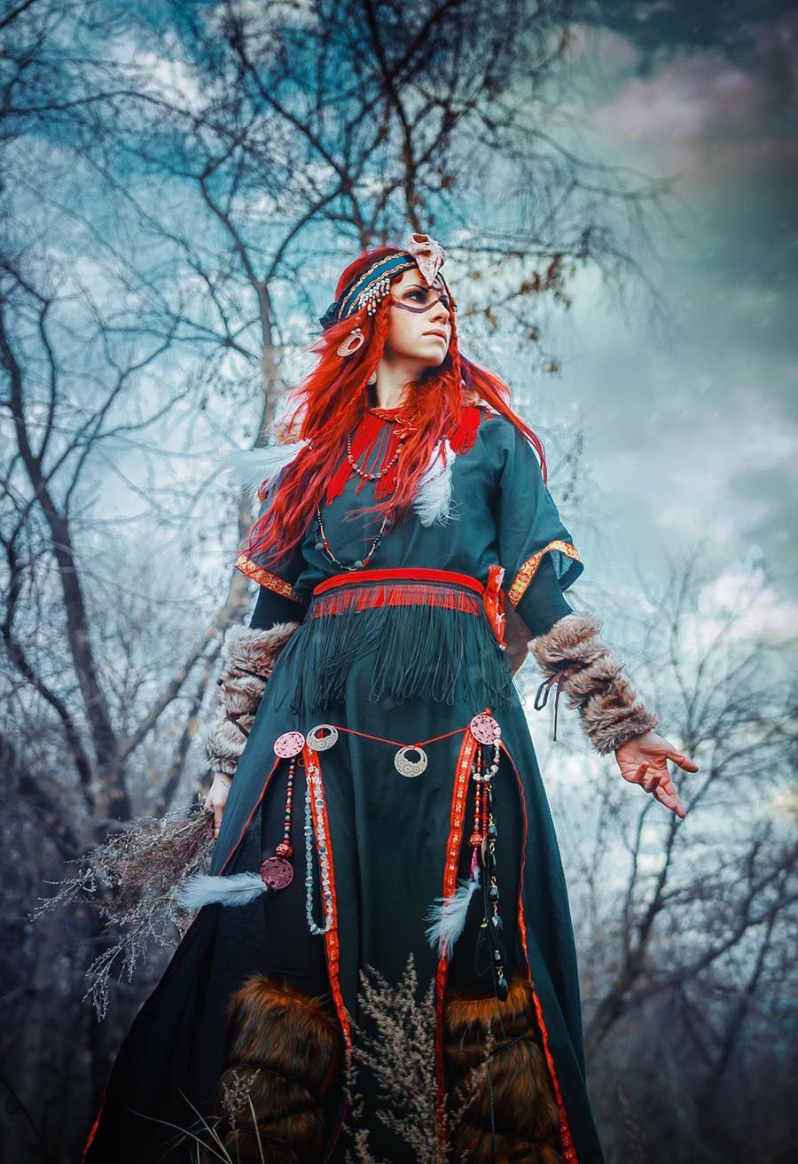 Girls in Slavic costumes underwear in La Paz