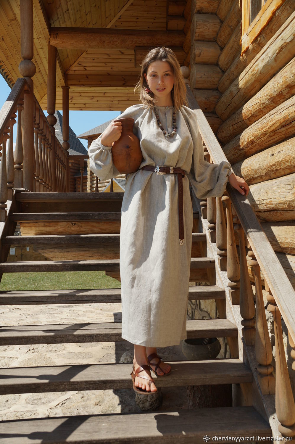 Girls in Slavic costumes in La Paz